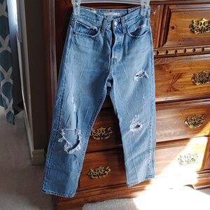 Levis Wedgie Distressed Straight Leg Jeans Sz 24